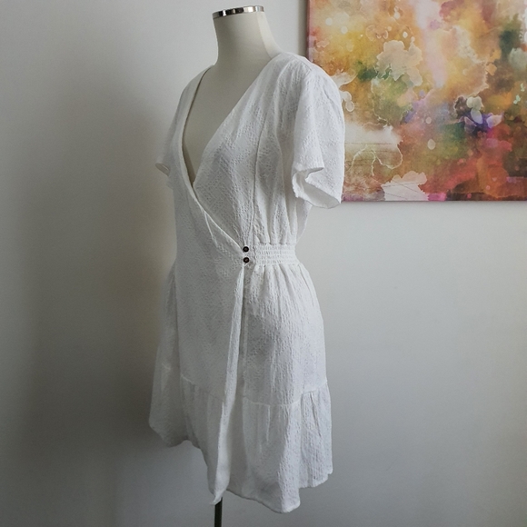 Rusty Short Sleeve V Neck White Mini Dress Size 14 NWT - Picture 10 of 12